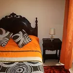 Salvador House Ii